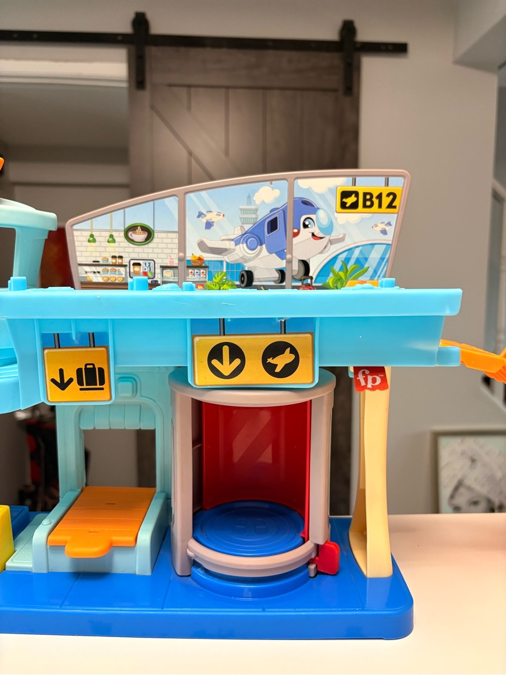 Fisher-Price Little People Everyday Adventures Airport playset - Picture 3 of 6